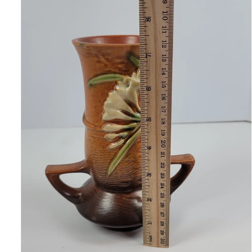 Roseville Pottery Freesia Terra Cotta Brown Dual Handle Vase 119-7 Vintage 7